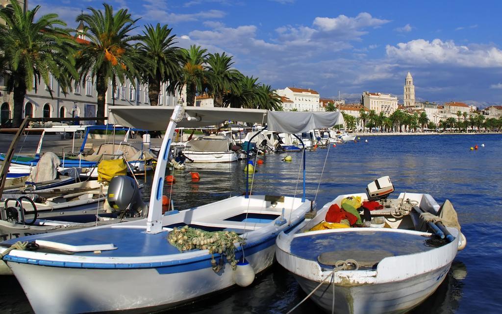 Apartament Aspalathos Centar - Center, A Few Minutes' Walking Distance To The Unesco Palace, Parking Lot In Front Of The