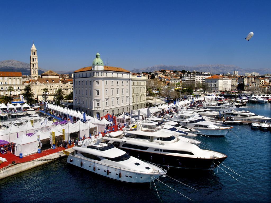 Apartament Aspalathos Centar - Center, A Few Minutes' Walking Distance To The Unesco Palace, Parking Lot In Front Of The